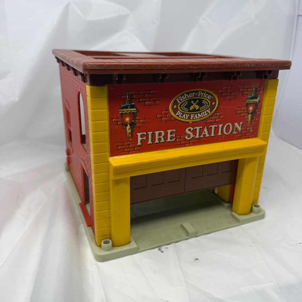 Vintage Fisher Price Play Family Fire Station Little People 917 Building Only